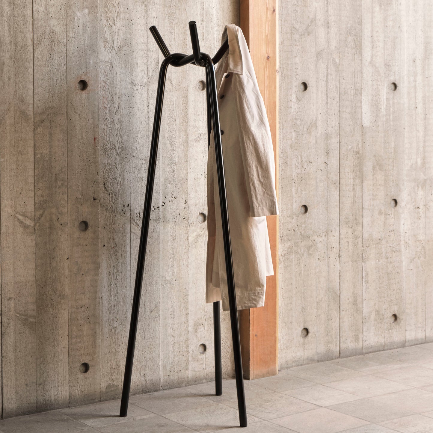 TRINITY / PORTE MANTEAUX / Minimaliste, contemporain, et polyvalent