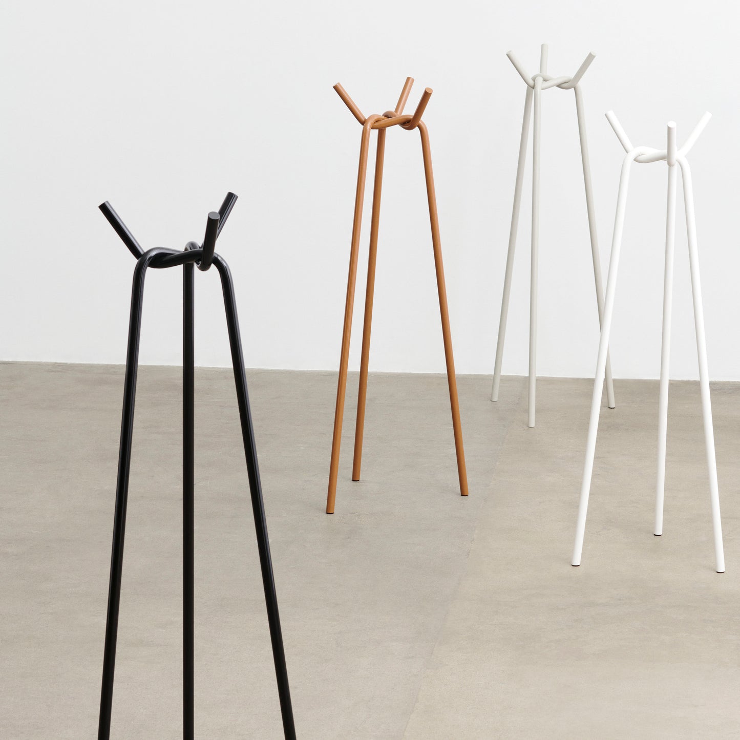 TRINITY / PORTE MANTEAUX / Minimaliste, contemporain, et polyvalent