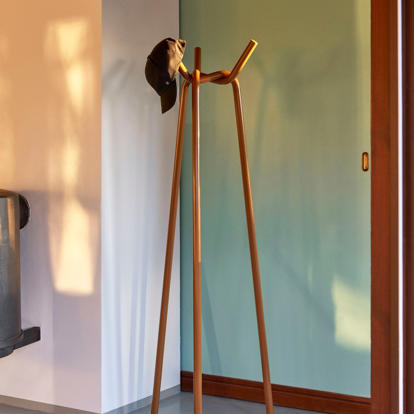 TRINITY / PORTE MANTEAUX / Minimaliste, contemporain, et polyvalent